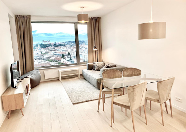 Prémiový 2-izbový byt Sky Park s výhľadom