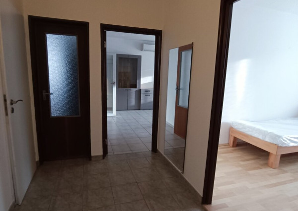 PRENÁJOM 3i, 77 m2 byt s logiou, Líščie Nivy, Ružinov.