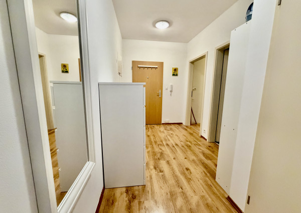 Prenájom 2 izbový byt s veľkým balkónom – Karlova Ves