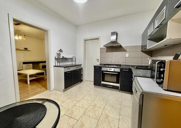 Prenájom 3-izbový rodinný dom na prenájom – 100 m², BA