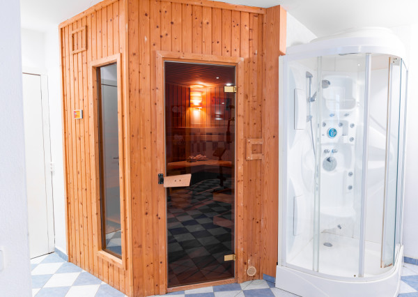 6i, RD s bazénom a wellness, Strmé Vŕšky, Záhorská Bystrica