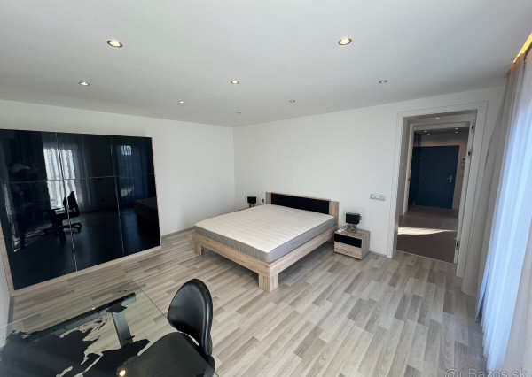 Prenájom 2i, 68 m2 byt na Kramároch s terasou a parkovaním.