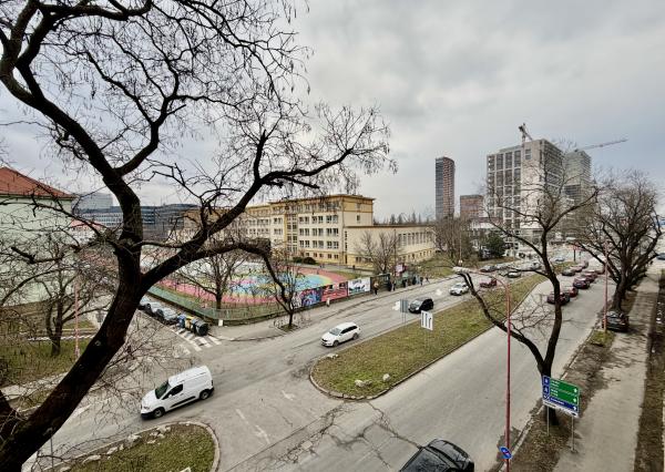 Novostavba 2025: Štýlový 2i byt s loggiou na Košickej