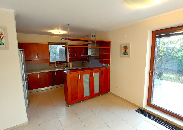 5i RD, UP 222 m2, pozemok 700 m2, Karpatská ul., Stupava.