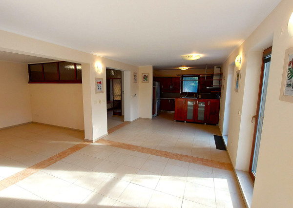 5i RD, UP 222 m2, pozemok 700 m2, Karpatská ul., Stupava.