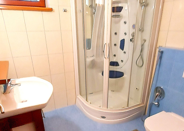 5i RD, UP 222 m2, pozemok 700 m2, Karpatská ul., Stupava.