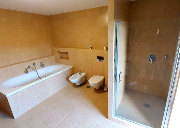 5i RD, UP 222 m2, pozemok 700 m2, Karpatská ul., Stupava.