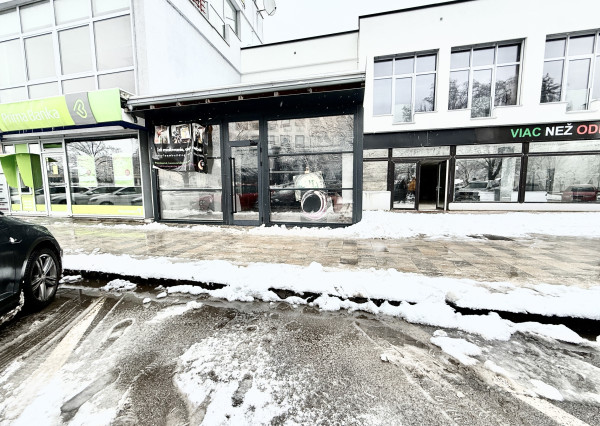 PRIESTOR PRE VAŠU KAVIAREŇ ALEBO BAR (190 m²)