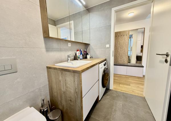 Moderný 2i byt s AC a šatníkom na Metodovej – Novostavba