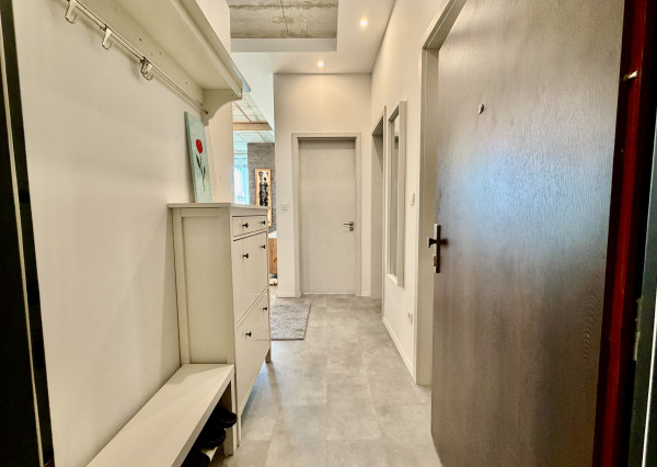 Industriálny 2i s vysokými stropmi v srdci Downtownu