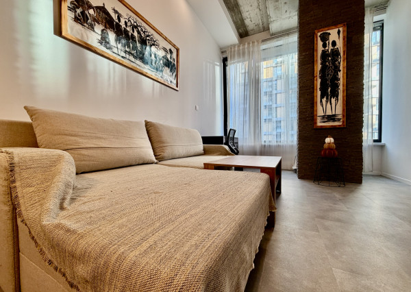 Industriálny 2i s vysokými stropmi v srdci Downtownu