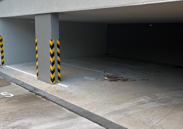 PREDAJ – gárážové miesto v rezidenčnom areáli, Drotárska cesta, Staré Mesto.