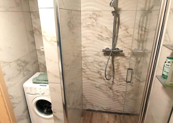 PRENÁJOM – Moderný 2i, byt, kompletne zariadený, Moskovská ul., BA.