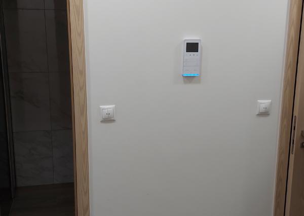 PRENÁJOM – Moderný 2i, byt, kompletne zariadený, Moskovská ul., BA.