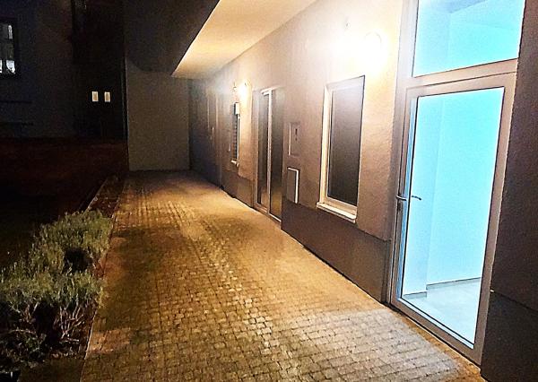 PRENÁJOM – Moderný 2i, byt, kompletne zariadený, Moskovská ul., BA.