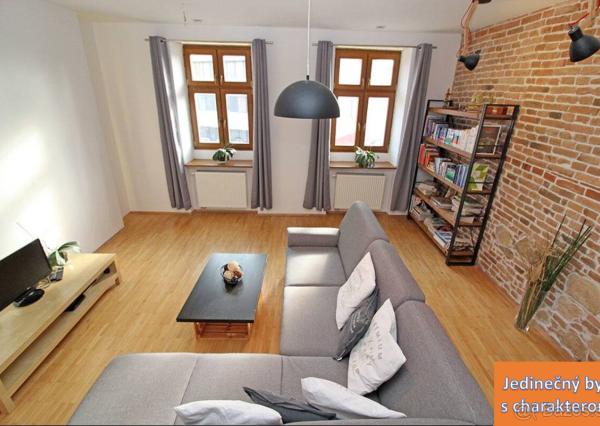 PRENÁJOM – 2i, 72 m2 byt, centrum mesta, Hviezdoslavovo nám.