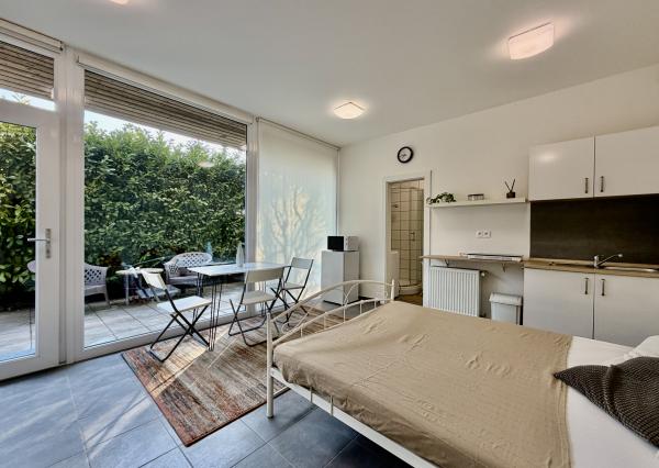 Garsónka s 10m² terasou a parkovaním – súkromie na Kramároch