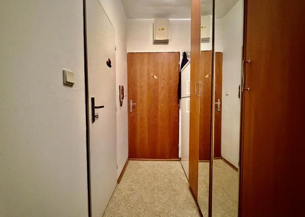 Šikovný 1i byt s balkónom v tichej časti Vrakune (30 m²)