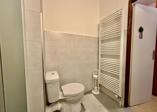 Šikovný 1i byt s balkónom v tichej časti Vrakune (30 m²)