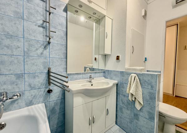 Priestranný 2i byt (56 m²) na prízemí v tichom Ružinove