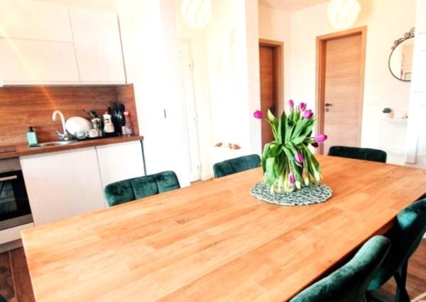 Bungalov, 4i, s krásnou a priestrannou záhradou, ostrov Vir.