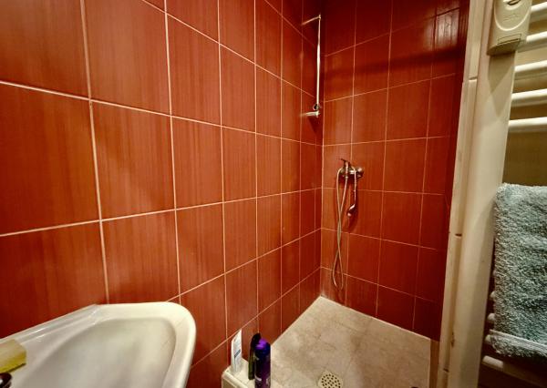 Zariadená dvojgarsónka (42,5 m²) vo Vrakuni – BEZ TIARCH