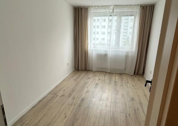 PRENÁJOM 3i, 70 m2 byt s balkónom, Bajzova ul., Ružinov.