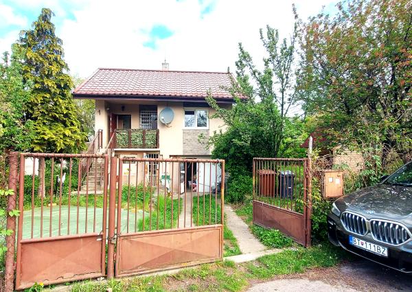 EXKLUZÍVNE, PREDAJ - 2i RD, ZP 89 m2, poz. 449 m2, Marhuľová ul.