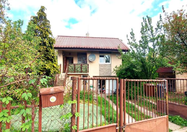 EXKLUZÍVNE, PREDAJ - 2i RD, ZP 89 m2, poz. 449 m2, Marhuľová ul.