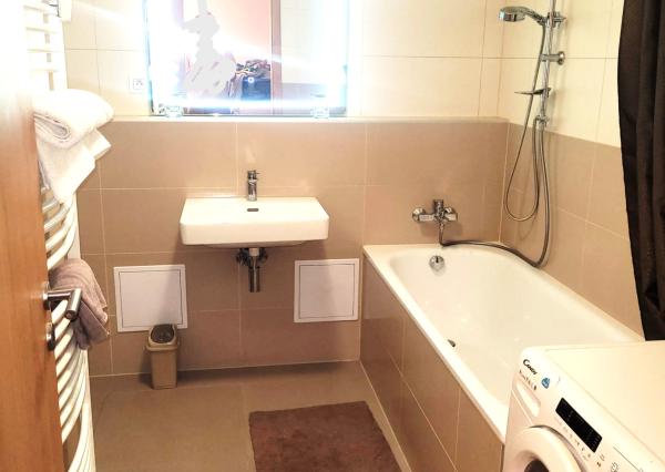 PREDAJ – svetlý 1i apartmán s balkónom, Rezidencia Premiere.