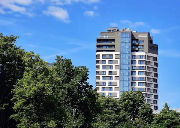 PREDAJ – svetlý 1i apartmán s balkónom, Rezidencia Premiere.