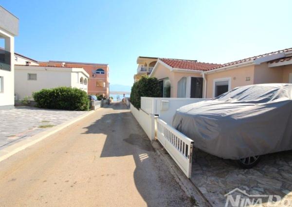 Bungalov, 5i, 94 m2, len 40 m od mora, ostrov Vir.
