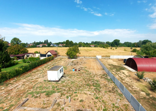 NA PREDAJ - Vila, v obci Moča, okr. Komárno s výhľadom na Dunaj.