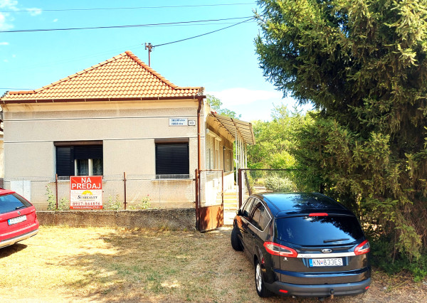 NA PREDAJ – 3i, 150 m2, poz. 1 239 m2, Moča, okr. Komárno.