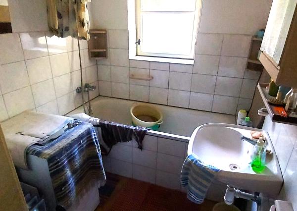 EXKLUZÍVNE, PREDAJ - 6i RD, UP 200 m2, pozemok 1742 m2, Banská Štiavnica.
