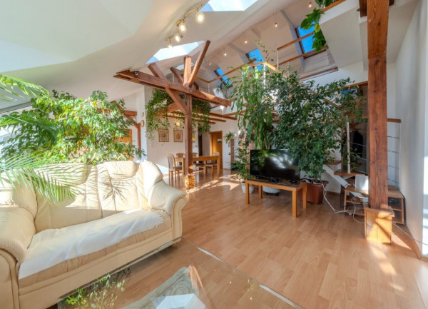 REZERVOVANÝ - Exkluzívna ponuka - 6 izbový mezonetový byt 