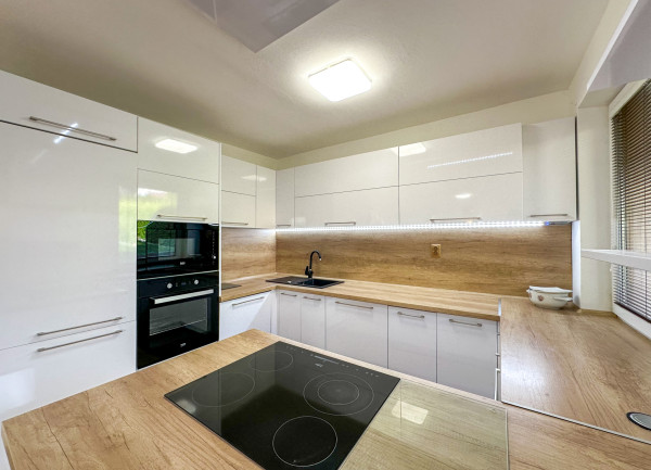 Predaj | Rodinný dom s terasou a záhradou, Čierne