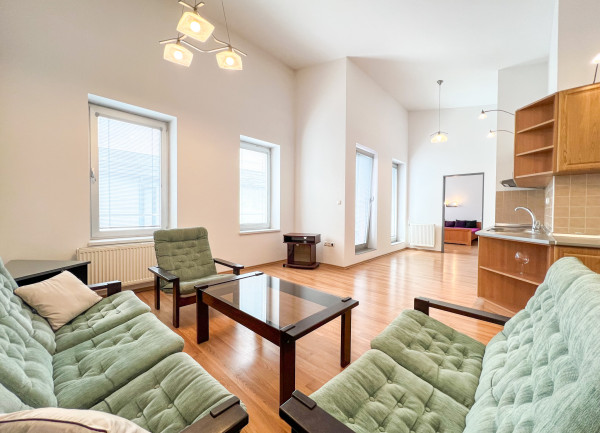 Prenájom | 2-izbový byt s vysokými stropmi a balkónom, Čadca