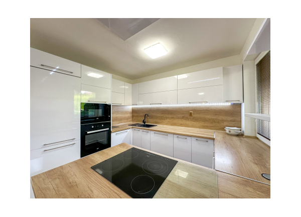 Prenájom | Rodinný dom s terasou a záhradou, Čierne