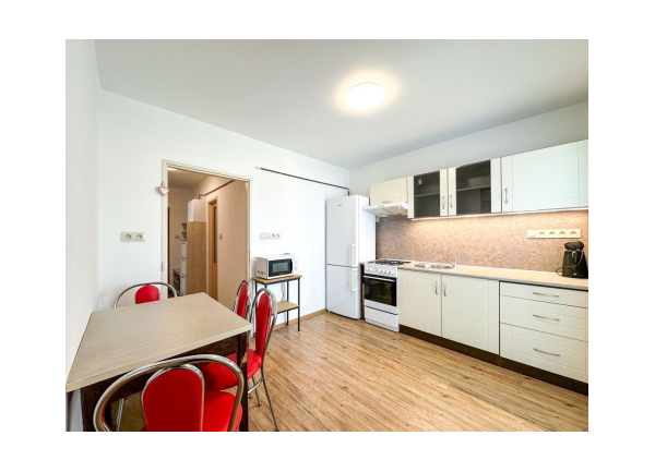 Prenájom | 2-izbový byt po rekonštrukcii s balkónom, Martin - Priekopa