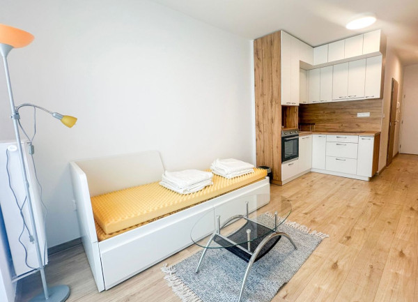 Prenájom | Moderná garsónka so zariadením a balkónom, KNM