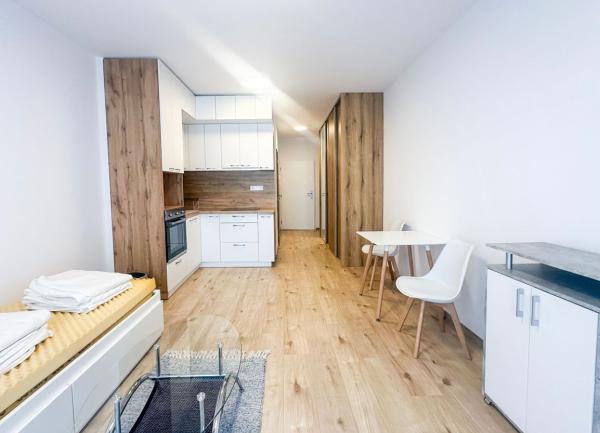 Prenájom | Moderná garsónka so zariadením a balkónom, KNM