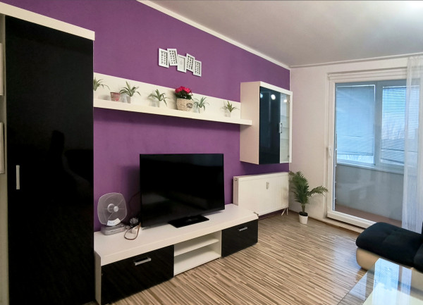 Prenájom 3-izbový byt - Bratislava - Petržalka, Rovniankova