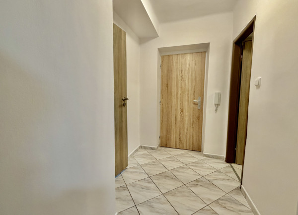 Prenájom 2 izbový byt po rekonštrukcii - Bratislava