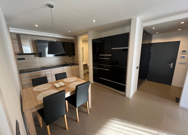 Prenájom 2i, 68 m2 byt na Kramároch s terasou a parkovaním.