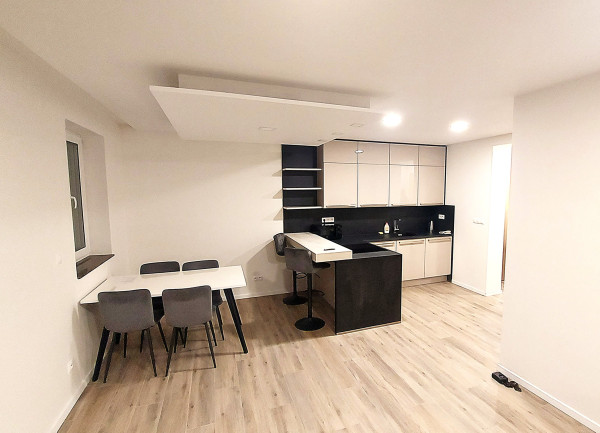 PRENÁJOM – Moderný 2i, byt, kompletne zariadený, Moskovská ul., BA.