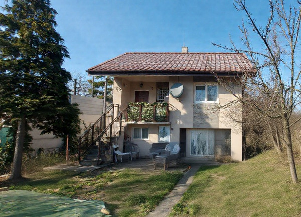 EXKLUZÍVNE, PREDAJ - 2i RD, ZP 89 m2, poz. 449 m2, Marhuľová ul.