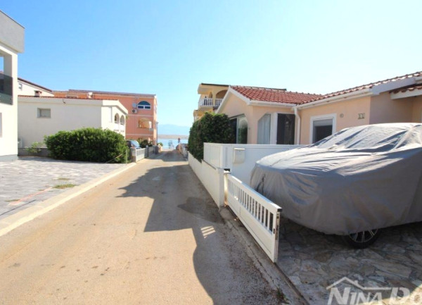 Bungalov, 5i, 94 m2, len 40 m od mora, ostrov Vir.